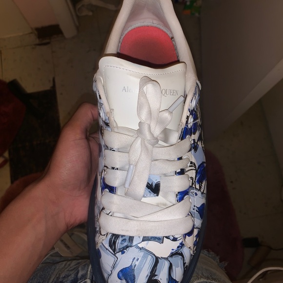 Alexander McQueens - Picture 2 of 4